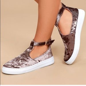 Velvet T strap sneaker size 7